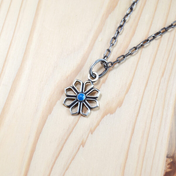 "Yatsu-Giku" Shippō Charm – Ao (Blue), Medium - Image 2