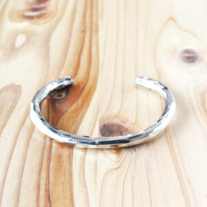 Tsuchime Round Bangle – 5mm