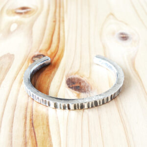 Tsuchime Square Bangle – 5mm